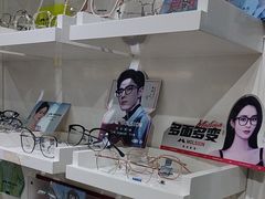 -诺柯视眼镜-蔡司依视路官方工厂店(淞南一店)