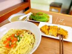 -王拐拐热干面·武汉三鲜豆皮(徐家汇店)