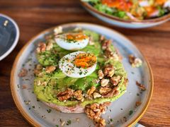 牛油果煮蛋吐司-RAC BAR(安福路店)