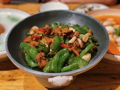 -老滇山寨•云南特色菜•地方菜•民族风情歌舞表演(金碧店)