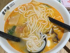 -蒙自源米线大王(东站店)