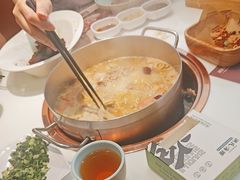 -洪氏嗨捞·猪肚鸡火锅(阳光天地店)