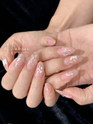 -花岐款式专研健康美甲沙龙