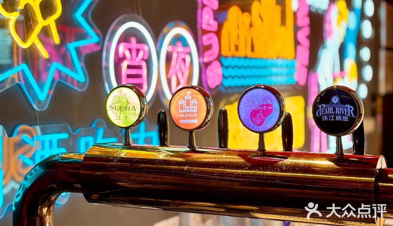 南方小帅哥来吃东北大串了！还有小土豆和冻梨！