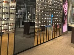 -LensCrafters亮视点(东方新天地店)