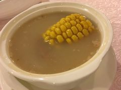 玉米花生煲猪手-天伦王朝酒店·盛华瑄餐厅
