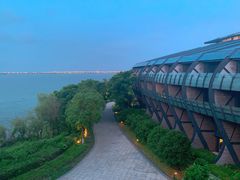 -上海滴水湖皇冠假日酒店