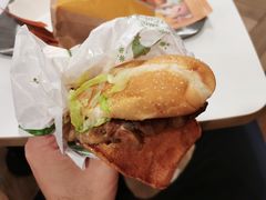 板烧鸡腿芝士汉堡-麦当劳(吴圩机场店)