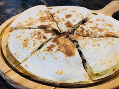 牛肉芝士薄饼-艾蜜西餐厅(梅园店)