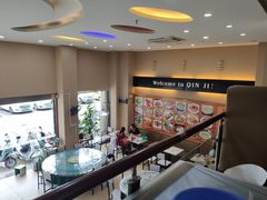 -覃记海鲜美食餐厅