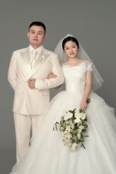 -雪中彩影婚纱摄影·微光艺术中心