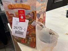 -麦当劳(上海虹桥站30B检票口楼上)