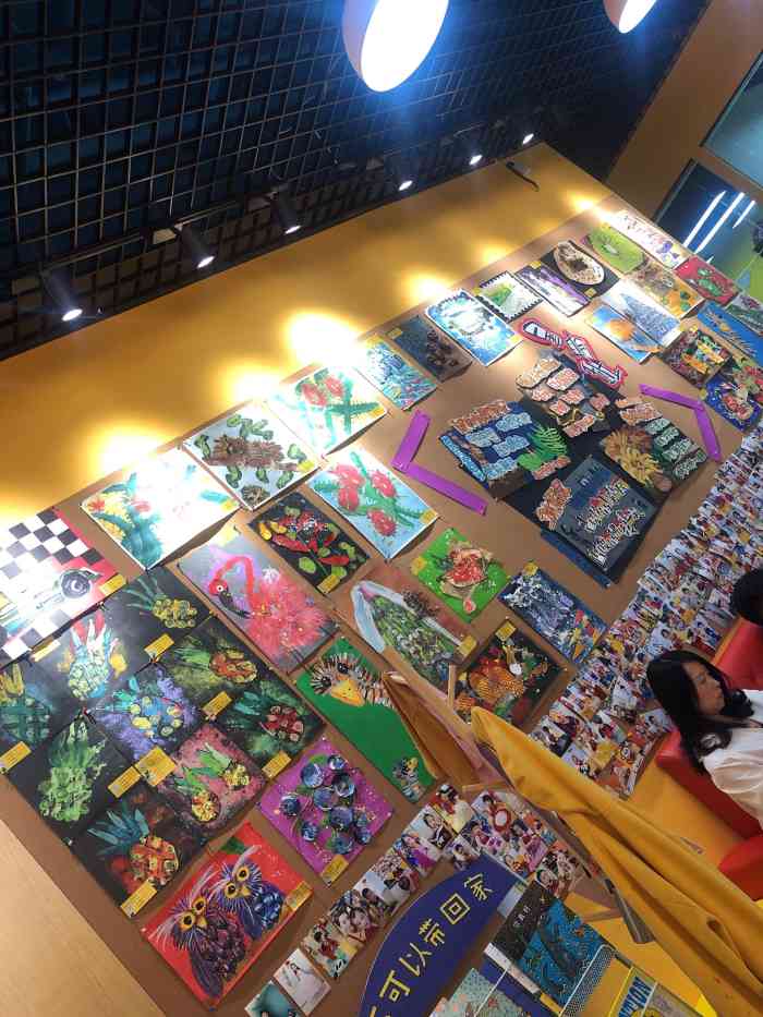 优贝色彩国际儿童美术学校(泊富店)-"我家的小孩非常爱动 活泼 我发现