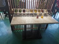 餐具摆设-八月美食小馆(银泰城总店)