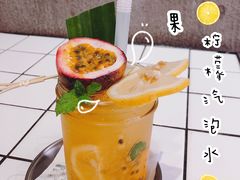 百香果柠檬气泡水-MIKAKU(万达广场上海宝山店)