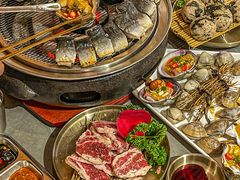 -围炉肉舍•炭烤活鳗•丹东海鲜烤肉(步行街店)