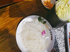-老牌坊云南鱼豆花火锅(哈西万达店)