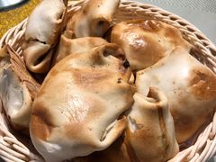 馕坑烤包子-巴扎美食·新疆菜·西域歌舞表演餐厅(新疆大厦店)