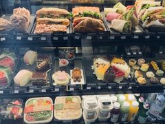 面包甜点陈列柜-星巴克(嘉定中信泰富万达广场店)