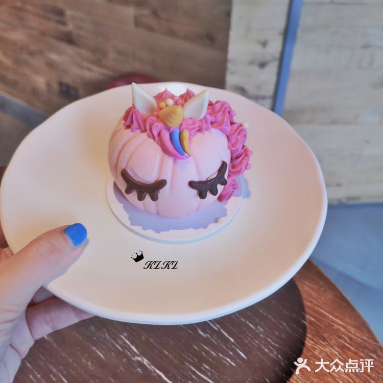 星巴克新品｜芋泥独角兽蛋糕，梦幻到犯规～