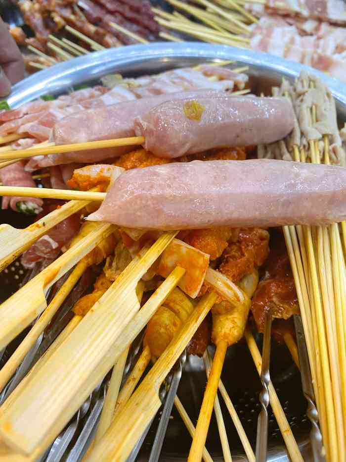 王中王烧烤(天目路店)-"大晚上一群里吃完晚饭去找烧烤吃,我们一共.