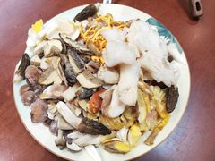 -菌之家·专业纯野生菌火锅·特色炒菌