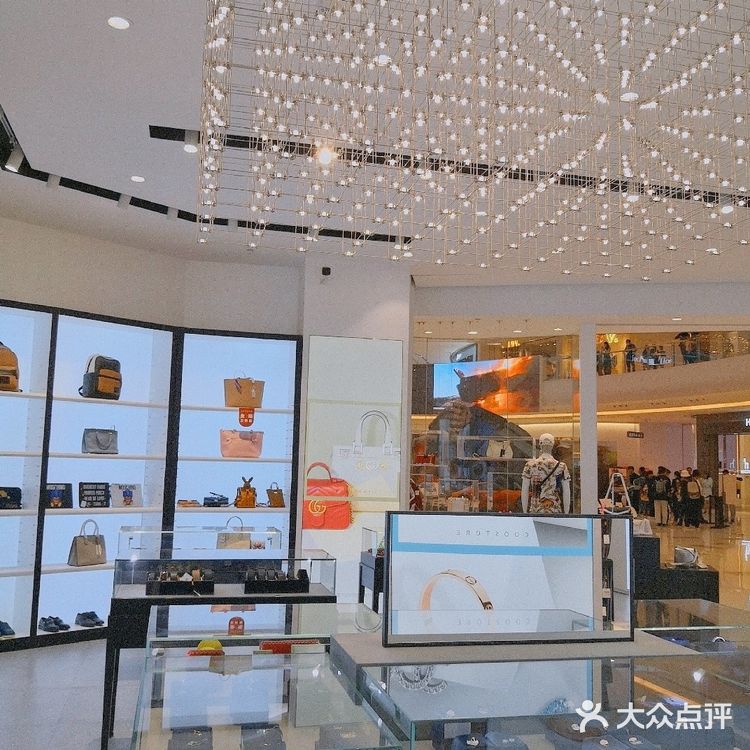 寺库奢饰品实体店就来温州吾悦广场