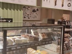 面包甜点陈列柜-星巴克(武汉招商公园1872店)