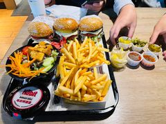 -The Habit Burger Grill 哈比特汉堡(复兴soho店)