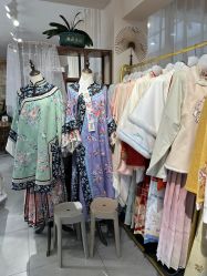 -一揽芳华汉服旗袍体验馆(拙政园店)