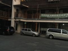 -新场古镇-停车场