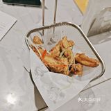 让人仿佛置身于泰国本土。这家餐厅的装修风格非常独特