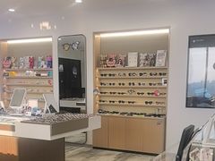 -三目眼镜·蔡司视觉合作店(青浦宝龙店)