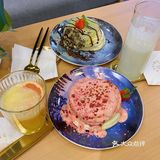 甜甜的 上面的点缀是酸酸的