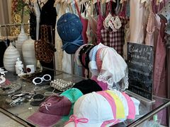 -眷顾自助服装工作室(中南金石国际广场A座店)