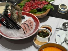 鱼虾共舞-红鼎豆捞·非遗鲍皇汤火锅(宝丰路店)