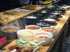 自助取餐区-茅庐川菜