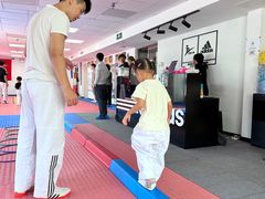 -adidas壹跆运动馆(世纪经贸大厦店)