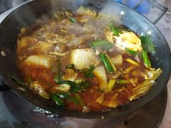 鲜牛肉吊锅-江湖亮亮蒸虾大排档烤全羊清真(武汉总店)