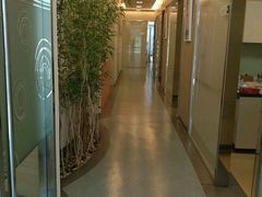 -瑞尔齿科(上海长风大悦城店)