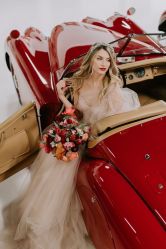 -Flora婚纱礼服定制租赁店