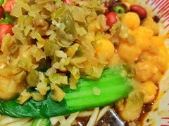 红碗豌杂面-遇见小面(东方宝泰店)