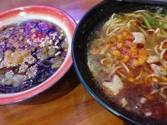 -爆炸头阿姨小四川正宗川味小吃(无任何分店)