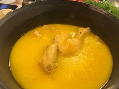 -鲜入围煮花胶鸡海鲜火锅