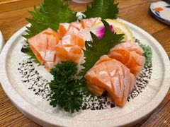 三文鱼腩刺身-桃太郎创作料理(大坪店)