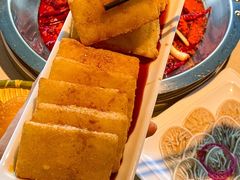 -茅草房·河畔园林火锅