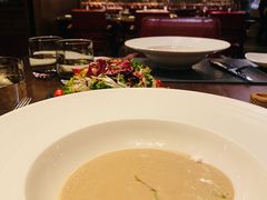 -恰餐厅及酒吧 CHAR Bar & Grill (北京丽都皇冠假日店)
