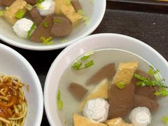 -松树干拌面店