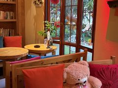 -月亮眼花园餐厅书吧酒吧