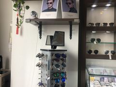 -视野联行眼镜蔡司·依视路官方授权店(顺城店)